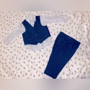 18months Shirt / 12 months Pants Van Heusen Baby Boys Suit Set